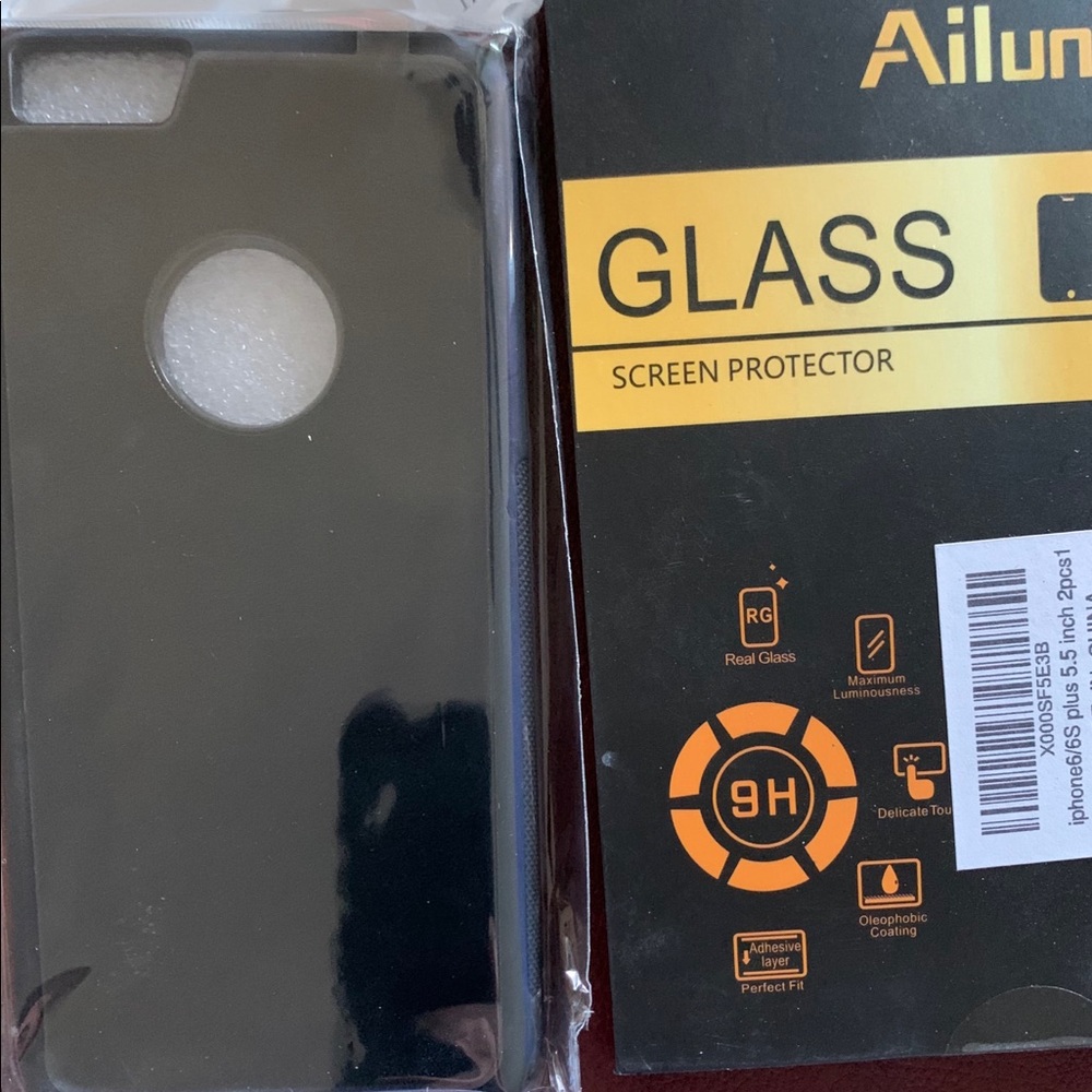 Iphone 6/6s plus phone case and screen protector.